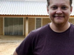 Айтишник в одиночку строит двухэтажный дом с помощью учебных пособий на YouTube