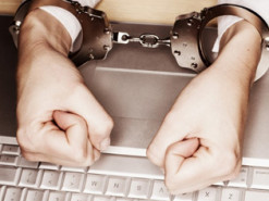 Суд призначив 20000 грн штрафу чоловіку, який виклав в Інтернет свої еротичні фото