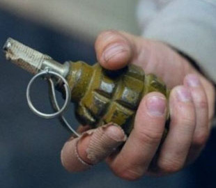 На Черкащині чоловік кинув гранату у поліцейських