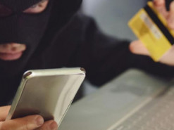 Жінка втратила 16 тисяч гривень, купуючи дитячий одяг в інтернеті