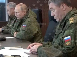 Путін, Шойгу та Герасимов. Соцмережі висміяли понурі обличчя трійці