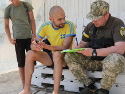 На одесских пляжах стали вручать повестки в военкомат