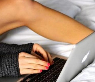 Публікувала оголені фото та вела еротичні трансляції: уродженку Рівненщини судили у Луцьку