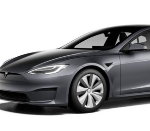 Старт поставок самой быстрой версии Tesla Model S перенесли на середину следующего года