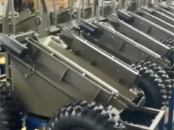 16 дронів "Гном" для ЗСУ: виробник показав, як збирає наземні платформи для фронту