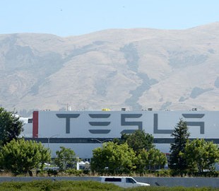 Tesla может стать банкротом уже в марте