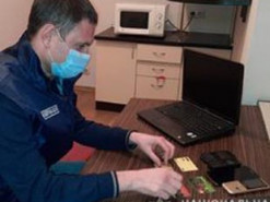 Мошенники выманили 300 тысяч гривен, предлагая в интернете купить несуществующие маски и антисептики