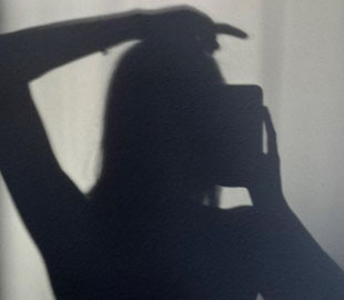 Шантажував інтимними фото — «адвокат» виманив у киянки понад 200 тисяч гривень