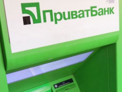 Клиент ПриватБанка рассказал, как с его карты списывались сотни гривен