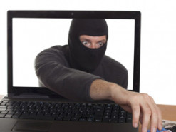 Кіберполіція викрила п’ятьох юнаків у продажі неіснуючих товарів у соцмережі