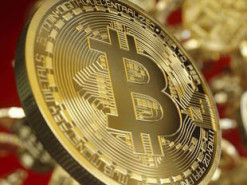 Цена биткоина впервые с мая взлетела выше $45 000