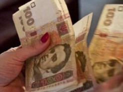 Під виглядом соціальних виплат шахраї на Тернопільщині обкрадають переселенців