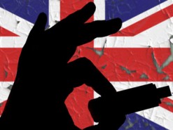 Британские полицейские обыскивают компанию, причастную к утечке личных данных из Facebook