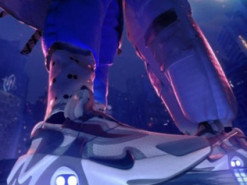 Компания Nike представила кроссовки, которые можно зашнуровать с помощью Siri