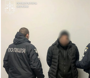 Зґвалтував на дорозі та переслідував відеозаписами: деталі справи кривдника дитини на Житомирщині