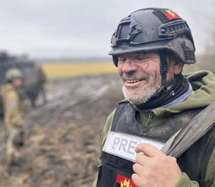Помер британський фотожурналіст та режисер, який фільмував деокупований Херсон
