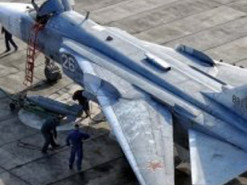 РФ будує авіаційні ангари для захисту від українських дронів і ракет