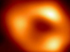 Астрономи показали перше зображення чорної діри Sgr A
