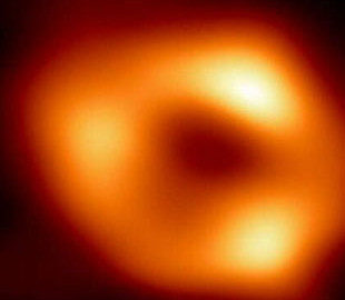 Астрономи показали перше зображення чорної діри Sgr A