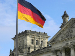 ЗМІ: Німеччина хоче замовити артснаряди на 15 млрд євро, потенційно і для України