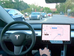 На свалках найдены бортовые компьютеры Tesla с личными данными автомобилистов