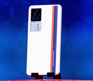 Смартфон iQOO 7 оказался быстрее Xiaomi Mi 11 в бенчмарке AnTuTu