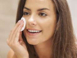 Лікарі розповіли, навіщо потрібна шкірі термальна вода