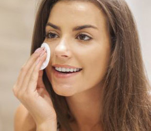 Лікарі розповіли, навіщо потрібна шкірі термальна вода