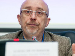 "Мова йде не про мобілізацію". Резніков пояснив, навіщо чоловікам вручають повістки