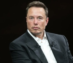 Маск вимагає звітів про роботу від італійських працівників військової бази США