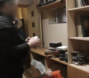 Купа дитячої порнографії, тиск на потерпілу: що нині відомо про справу кременчуцького фотографа та його співмешканки