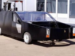 "Еще бы колеса квадратные показали": сеть насмешил российский "автовертолет"