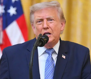 Суд зобов’язав Трампа відновити доступ журналістів CNN, MS NOW та Politico до Білого дому