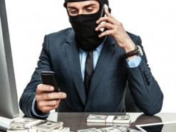 С банковских карт двух жительниц Донетчины пропали крупные суммы