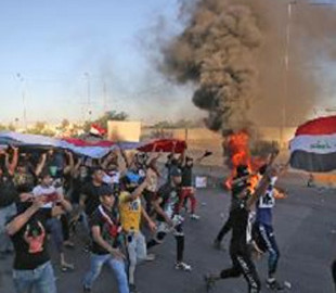 В Ираке протестующие выпускают газету «Тук-тук» на случай отключения интернета