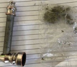 Соцсети смеются над постом украинских таможенников о перехвате контрабанды наркотиков