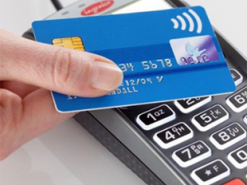 Чоловік знайшов чужу банківську картку та витратив з неї чималі кошти