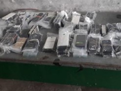 Львівські митники вилучили понад 200 контрабандних мобільних телефонів