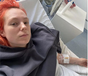 Тарабарова попала в больницу в Ивано-Франковске и показала фото под капельницами