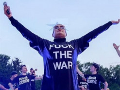 «Імпортозаміщення». Вєрка Сердючка затролила гендиректора Роскосмосу Рогозіна