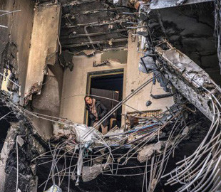 Зруйновані життя і вкрадене майно: Зеленський показав нові кадри воєнної України