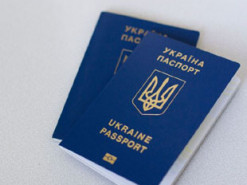 Виїзд чоловіків за кордон під час воєнного стану: відповіді на поширені запитання від ДПСУ