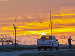 Facebook объявила о полном переходе на возобновляемые источники энергии