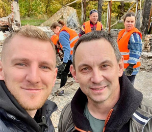 Волонтери показали, що залишилося від будинку Валерія Харчишина в Гостомелі після ворожої атаки