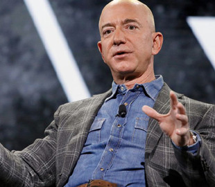 70 тысяч человек не хотят, чтобы Джефф Безос возвращался на Землю