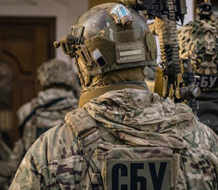 На Київщині до 15 років за ґратами засудили адвоката, який коригував ракетні удари рф