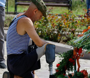 У Росії чоловіка засудили за зйомку могил загиблих у війні проти України окупантів