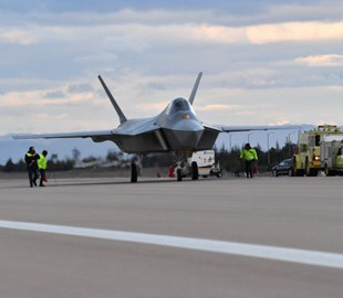 Туреччина випустила свій перший винищувач