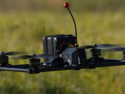 Латвійські розробники представили новітні FPV-дрони Ardlat, які отримали Сили оборони України
