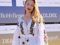 Тіна Кароль показала себе 12-річну з батьками та старшим братом: "Тут вона ще Таня"